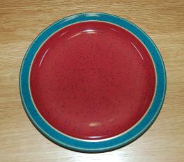 Denby Harlequin Green Out/Red In Teaplate